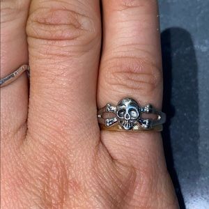 Skull ring